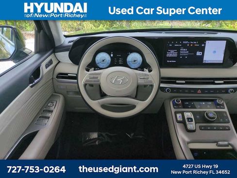Certified 2024 Hyundai Palisade Calligraphy FWD image 19