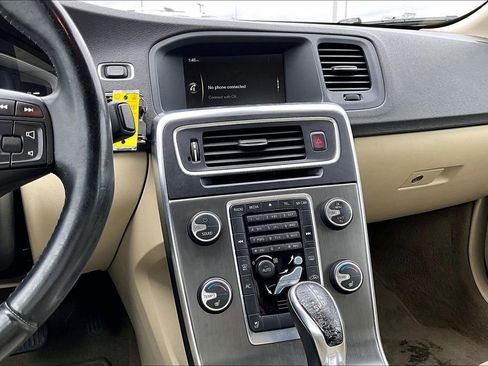 Used 2015 Volvo S60 T5 Premier image 8