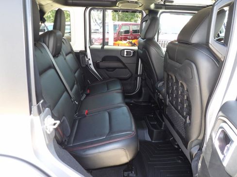 Used 2021 Jeep Wrangler Unlimited Rubicon AWD/4WD image 12