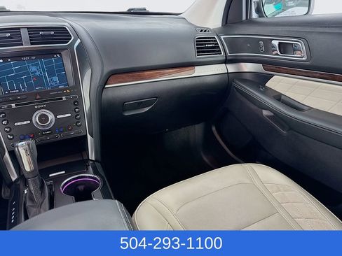 Used 2017 Ford Explorer Platinum image 24