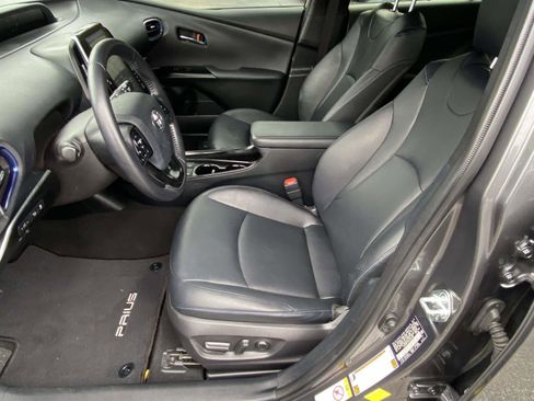 Used 2019 Toyota Prius Limited image 12