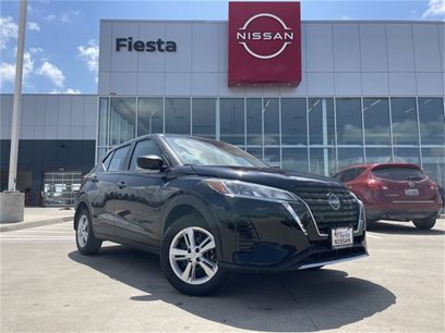 New 2025 Nissan Kicks Play S