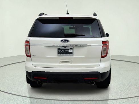 Used 2015 Ford Explorer XLT w/ Equipment Group 202B FWD image 10