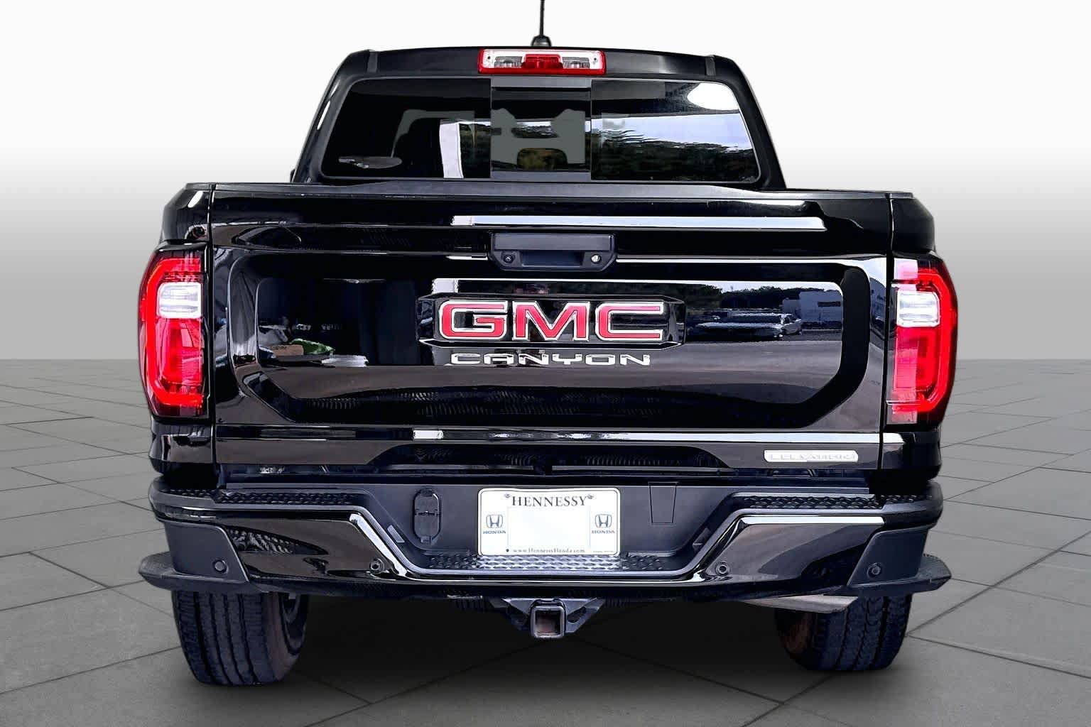 Used 2023 GMC Canyon Elevation w/ Convenience Package AWD/4WD image 4