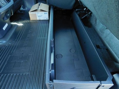 New 2026 Ford F250 Lariat w/ Black Appearance Package image 22