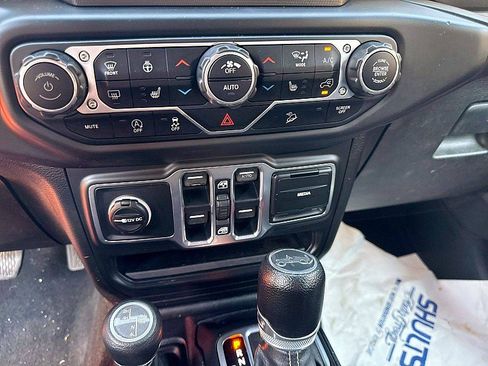 Used 2018 Jeep Wrangler Unlimited Sahara w/ Dual Top Group AWD/4WD image 15
