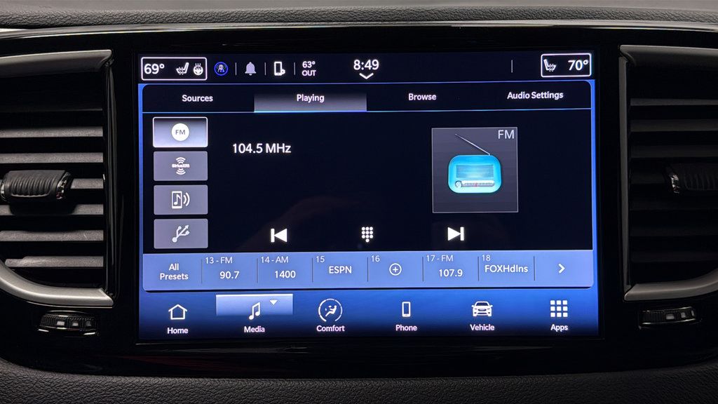 Used 2024 Chrysler Pacifica Touring-L FWD image 14