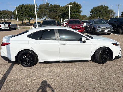 Used 2025 Toyota Camry SE w/ Convenience Package FWD image 2