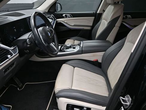 Used 2024 BMW X7 M60i w/ Executive Package image 17