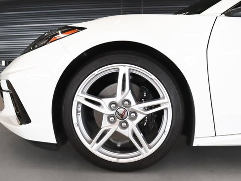 Used 2025 Chevrolet Corvette Stingray Preferred Cpe w/ 2LT RWD image 35