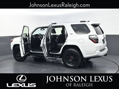 Used 2024 Toyota 4Runner SR5 Premium w/ Moonroof Package AWD/4WD image 38