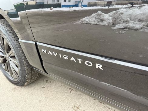 Used 2016 Lincoln Navigator Select AWD/4WD image 9