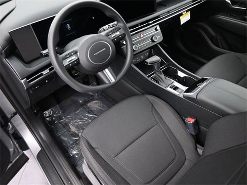 New 2026 Hyundai Tucson SE image 15