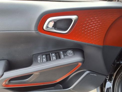 Used 2025 Kia Soul GT-Line w/ GT-Line Technology Package image 15
