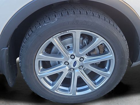 Used 2017 Ford Explorer Limited w/ Equipment Group 303A image 4