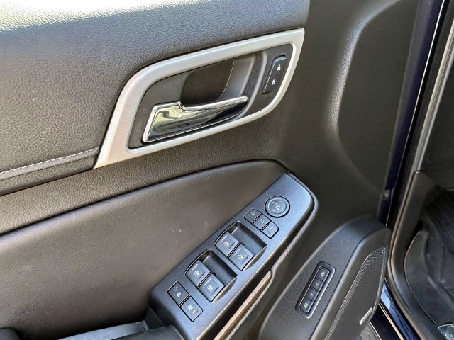 Used 2018 GMC Yukon XL Denali w/ Denali Ultimate Package AWD/4WD image 16