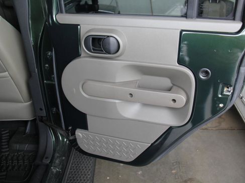Used 2010 Jeep Wrangler Unlimited Sahara w/ Mopar Chrome Edition Group AWD/4WD image 24