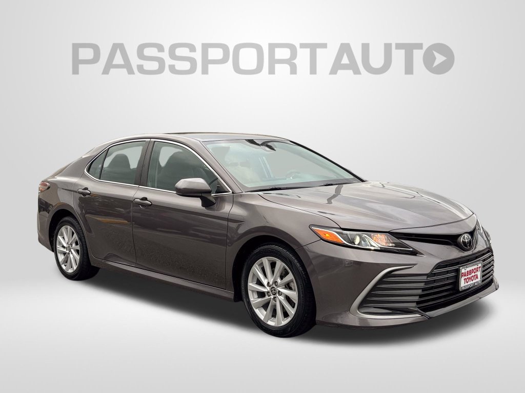 Used 2022 Toyota Camry LE FWD image 11