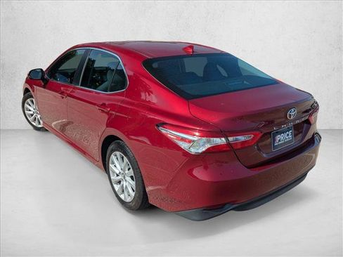 Used 2020 Toyota Camry LE FWD image 7