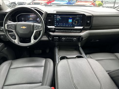 Used 2024 Chevrolet Silverado 2500 LTZ w/ LTZ Convenience Package AWD/4WD image 10