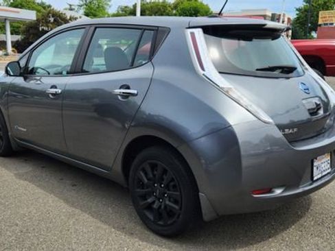 Used 2015 Nissan Leaf S w/ Charge Package image 4