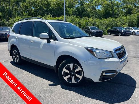 Used 2018 Subaru Forester 2.5i Premium AWD/4WD image 1