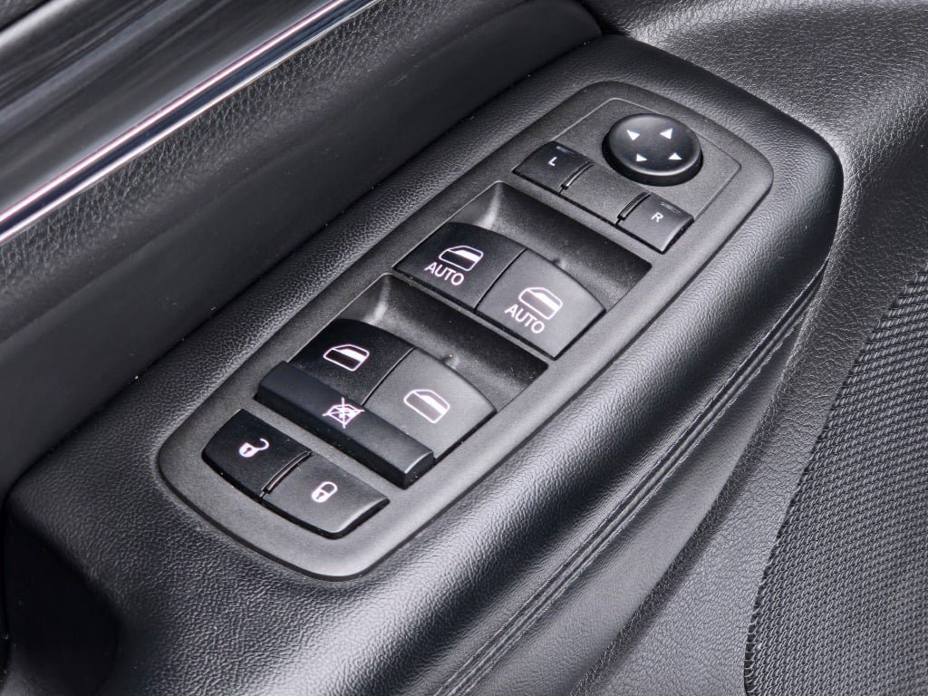 Used 2021 Jeep Grand Cherokee Limited w/ Luxury Group II AWD/4WD image 22