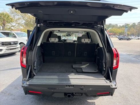 Used 2025 Ford Expedition Active image 10