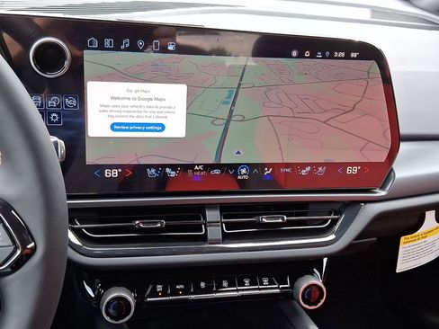 New 2025 Chevrolet Equinox EV RS w/ Convenience Package II image 16