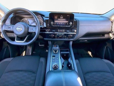 Used 2024 Nissan Pathfinder SV image 7