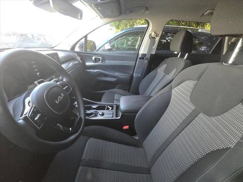 Certified 2023 Kia Sorento LX FWD image 5