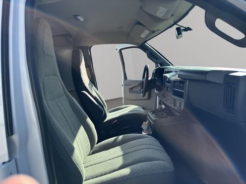 New 2025 Chevrolet Express 3500 w/ Driver Convenience Package image 19