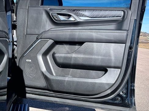 Used 2021 GMC Yukon Denali w/ Denali Premium Package image 29