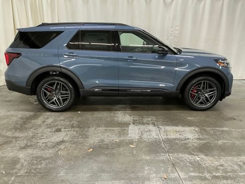 New 2026 Ford Explorer ST-Line w/ ST-Line Street Pack image 2