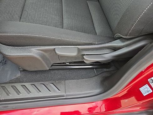 Used 2024 Chevrolet Colorado LT image 42