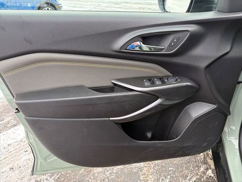 Used 2025 Chevrolet Trax ACTIV w/ Sunroof Package image 21