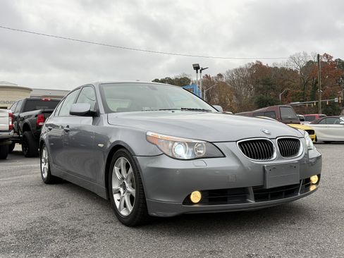 Used 2004 BMW 545i 545iA 4dr Sdn 6-Spd Auto image 4