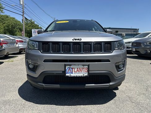 Used 2019 Jeep Compass Latitude AWD/4WD image 2