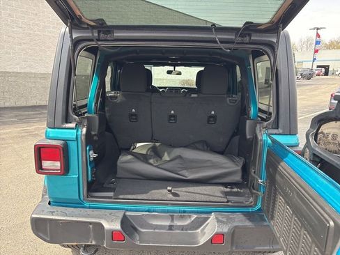 Used 2020 Jeep Wrangler Unlimited Sahara image 13