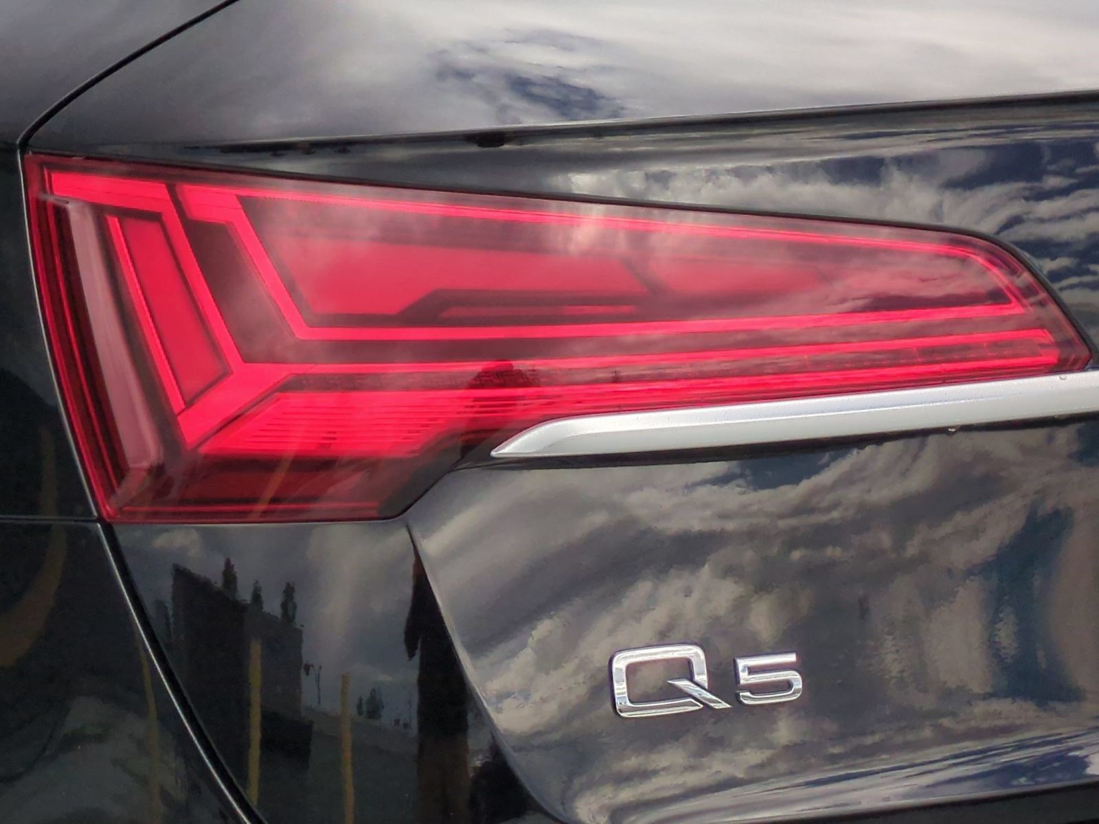 Used 2023 Audi Q5 Premium w/ Convenience Package AWD/4WD image 18