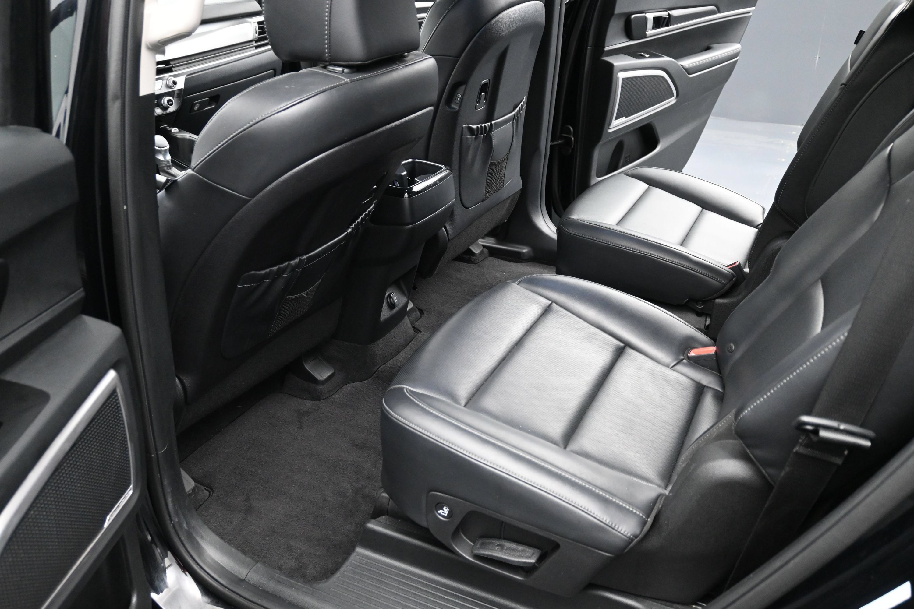 Used 2025 Kia Telluride S FWD image 13