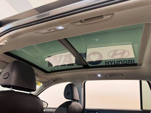 Used 2022 Volkswagen Tiguan SE w/ Panoramic Sunroof Package FWD image 20