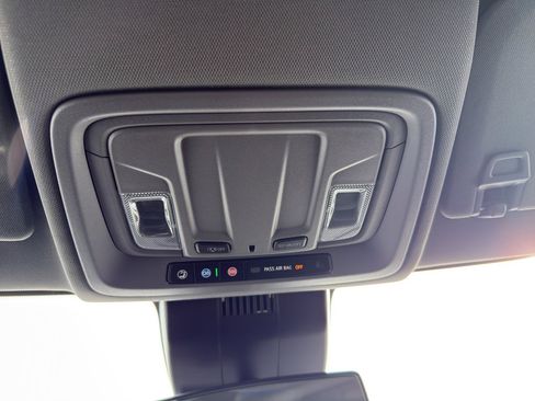 Used 2022 Chevrolet Silverado 1500 RST image 25