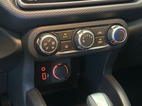 New 2025 Nissan Kicks Play S FWD image 28