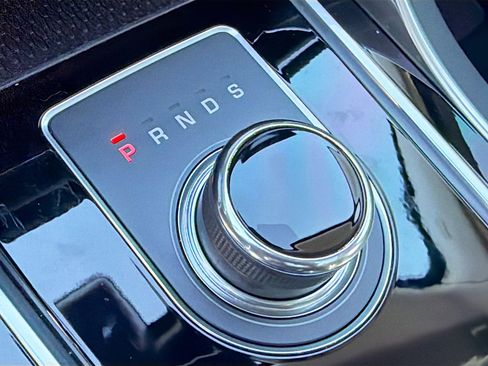 Used 2018 Jaguar XF Prestige image 27