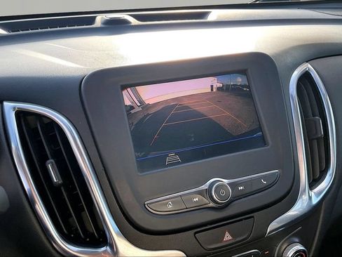 Used 2021 Chevrolet Equinox LT FWD image 16