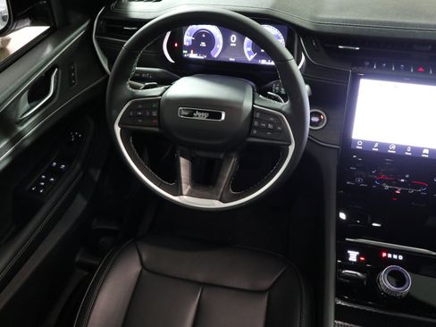 New 2025 Jeep Grand Cherokee L Limited image 17