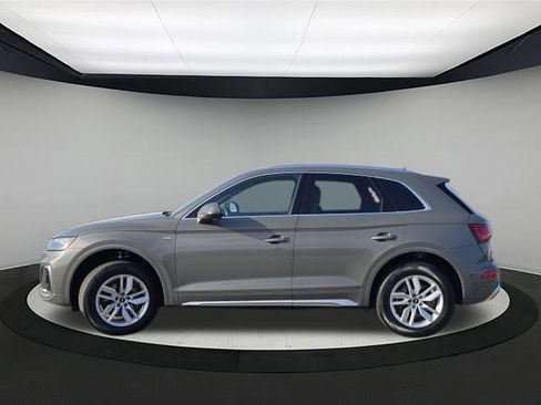 Certified 2023 Audi Q5 2.0T Premium w/ Convenience Package image 4