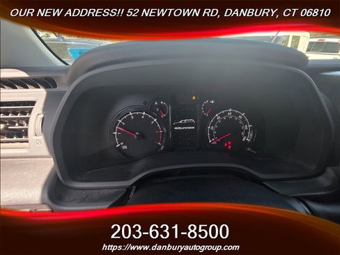 Used 2020 Toyota 4Runner SR5 AWD/4WD image 12