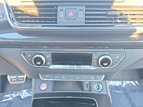 Used 2025 Audi SQ5 Premium Plus w/ Premium Plus Package image 19